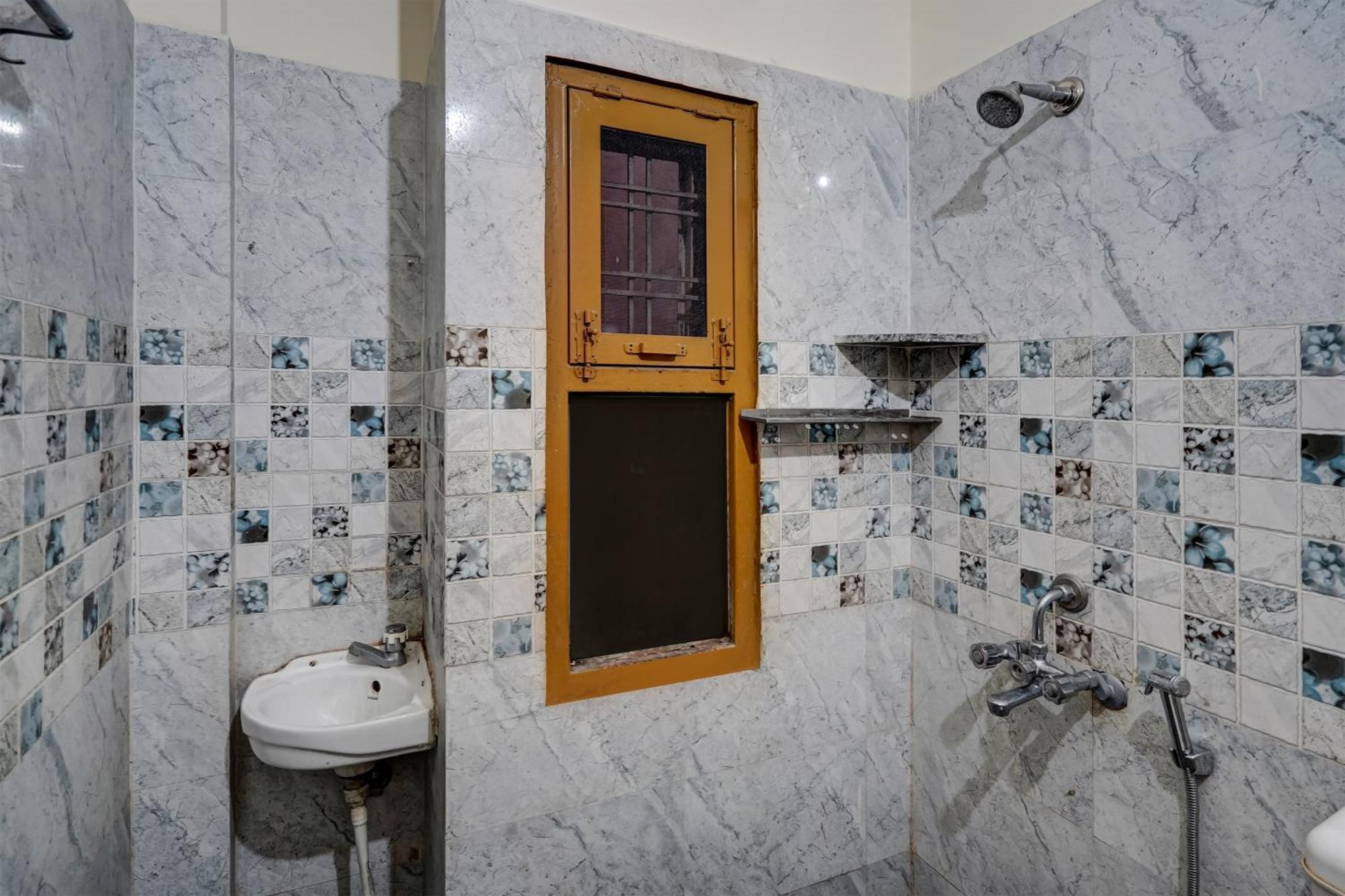 Hotel O Aryan Home Stay Dehradun Esterno foto